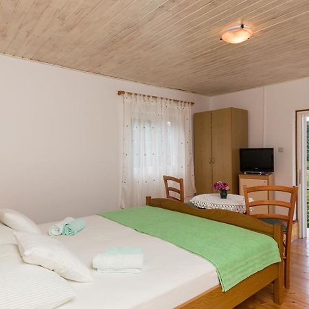 Apartments Miskovic Donje Celo Quarto foto