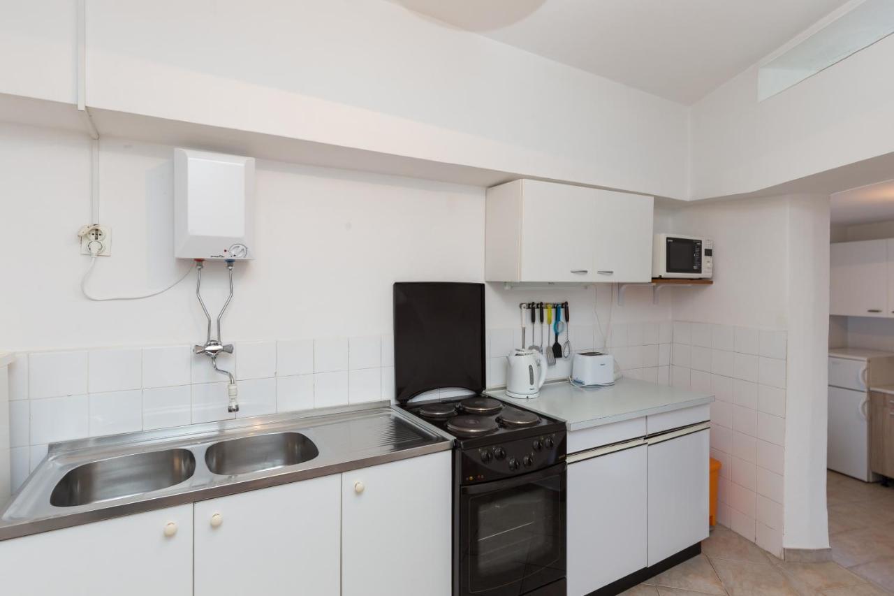 Apartments Miskovic Donje Celo Quarto foto