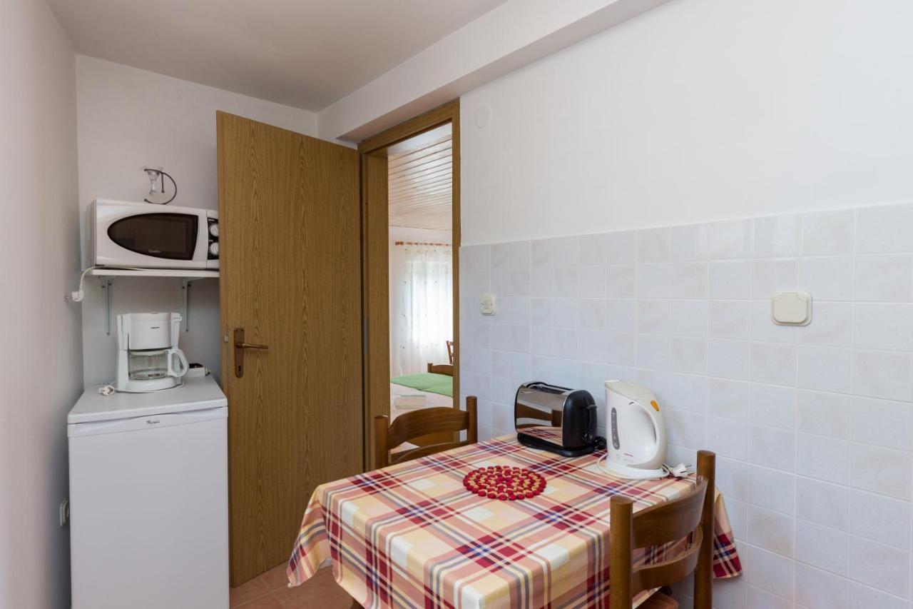 Apartments Miskovic Donje Celo Quarto foto